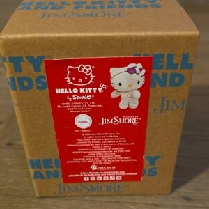 Jim Shore Hello Kitty Mummy Figurine. NEW #6016586